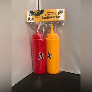 Oakland A's Athletics Ketchup and Mustard Condiment Set NEW